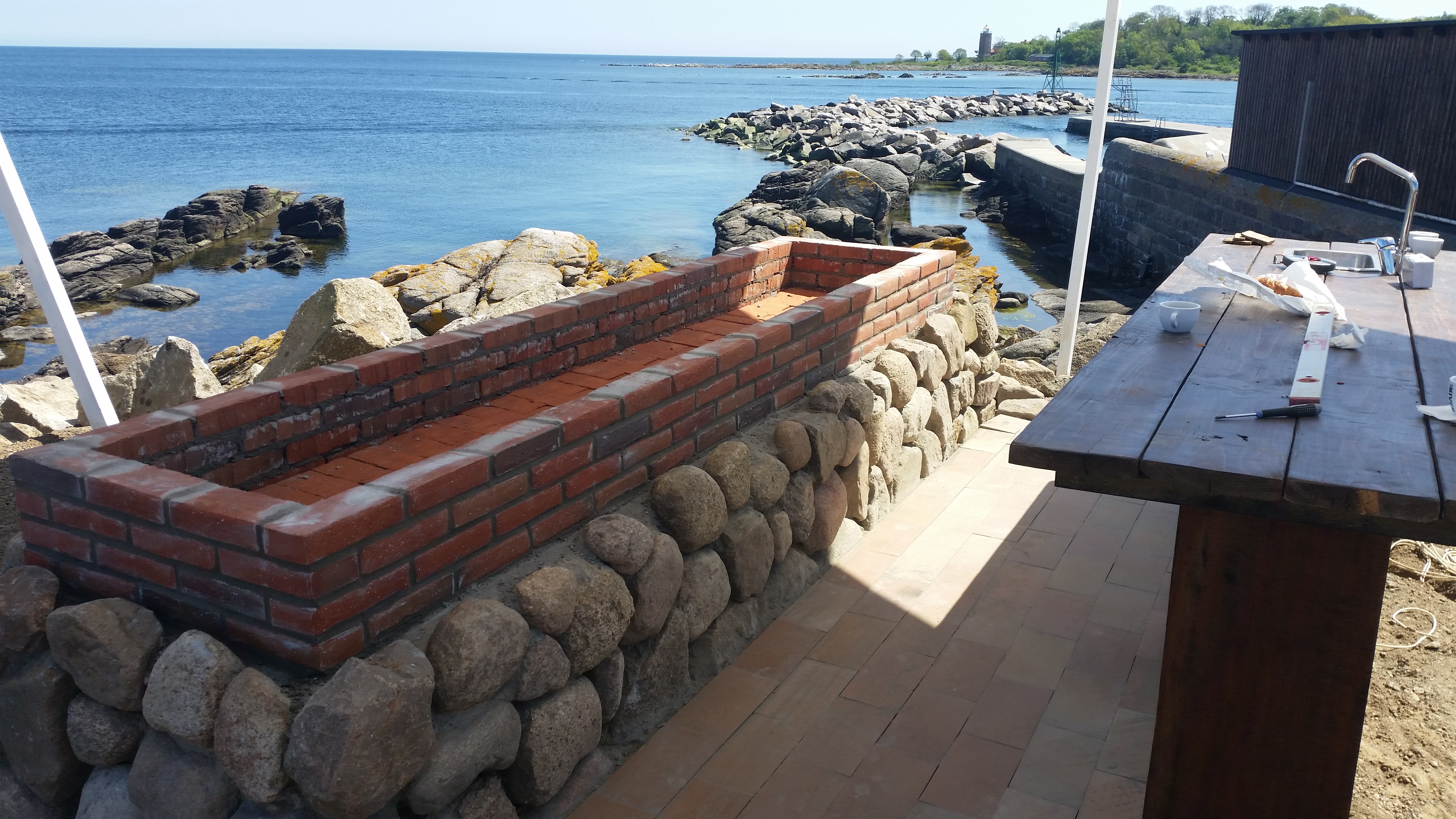 Gruset Svaneke, ny udendørs gril