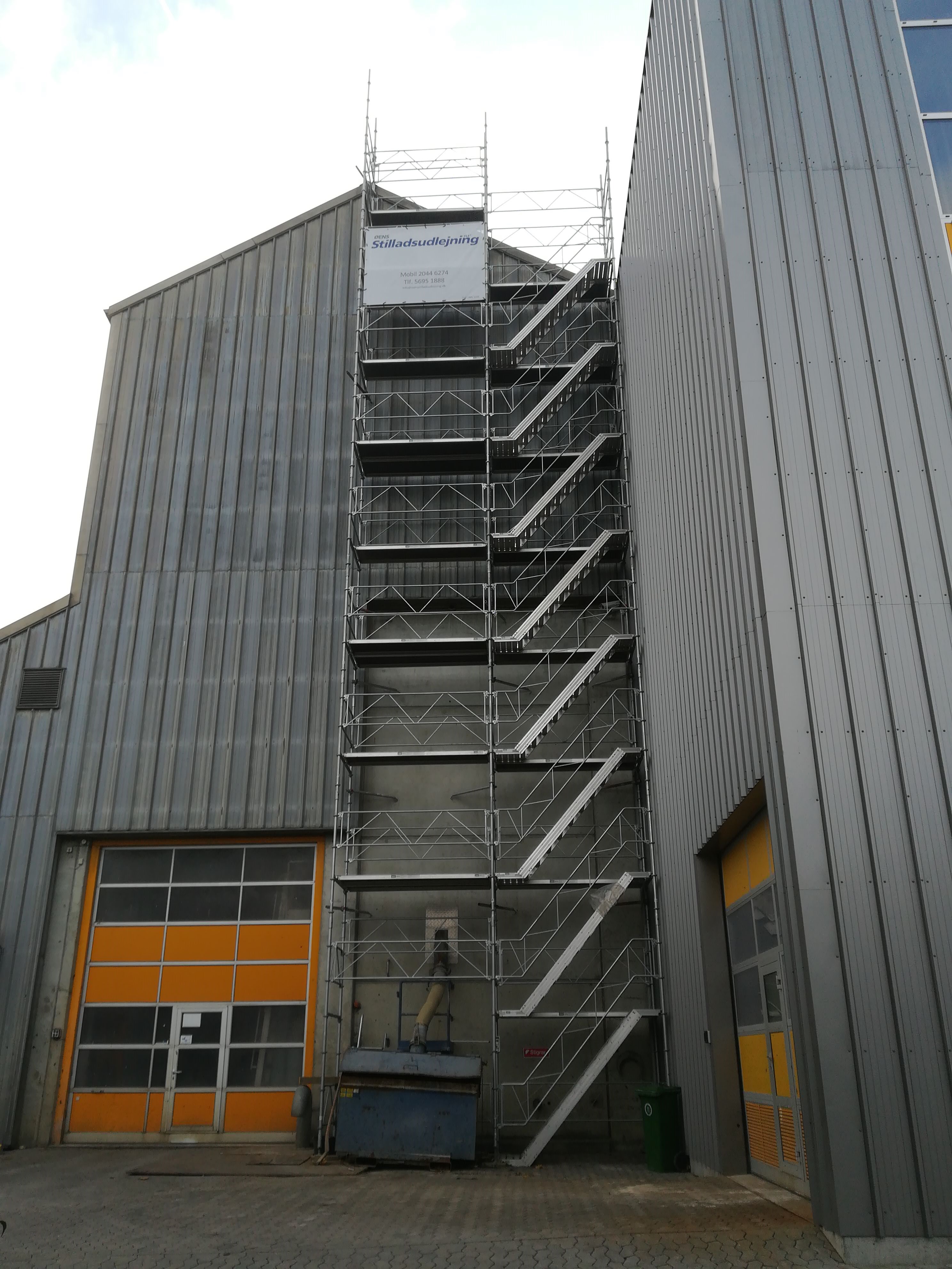 Stilladsudlejning af trappetårn stillads hos Bofa